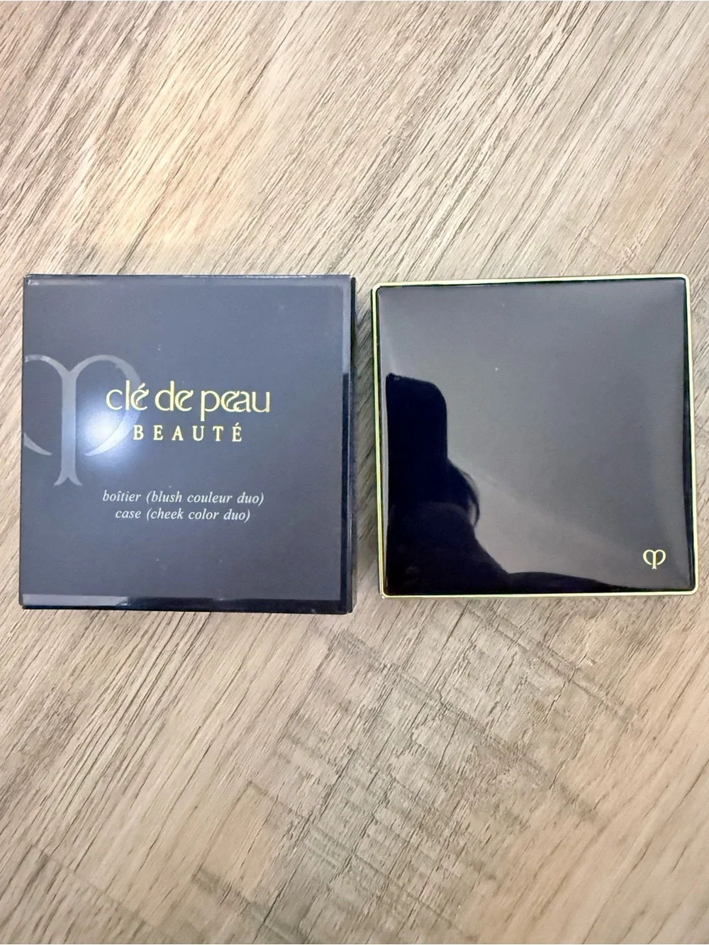 clé de peau Beauté Compact Blush Case